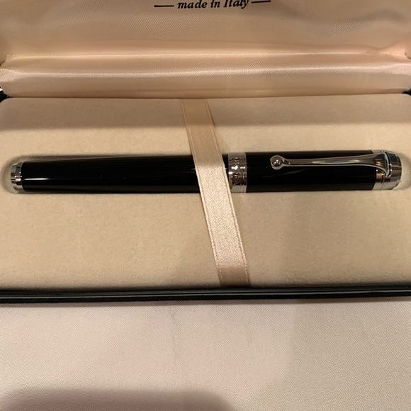 New Aurora “Talentum” in Black with Chrome Trim - Picture 3 of 5